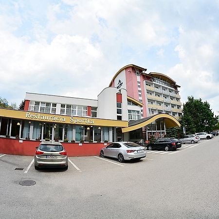 Alexandra Sport Hotel Púchov Exterior foto